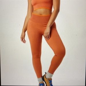 Outdoor Voices Seamless Ribbed High Rise Legging Size Medium